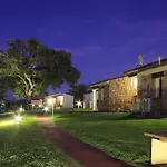 Li Suari Club Village מלון