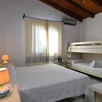 Li Suari Club Village מלון 4*