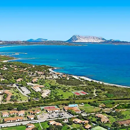 ホテル Li Suari Club Village