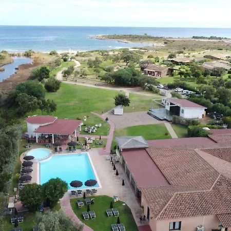 ホテル Li Suari Club Village 4*