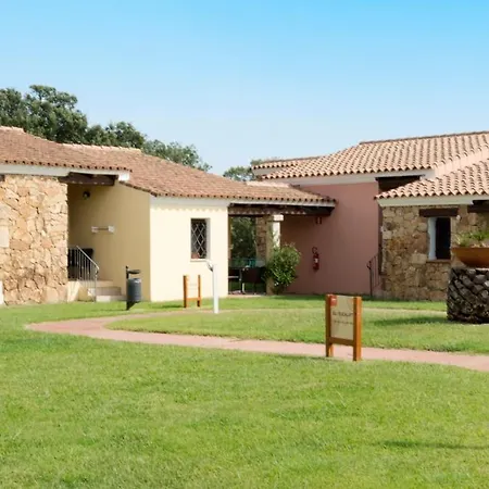 ホテル Li Suari Club Village