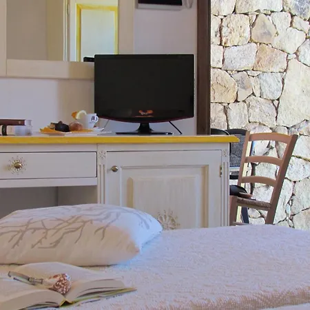 Li Suari Club Village Hotel San Teodoro (Sardinia)