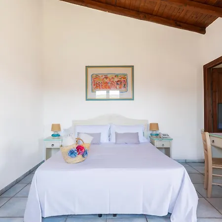 Li Suari Club Village Hotel