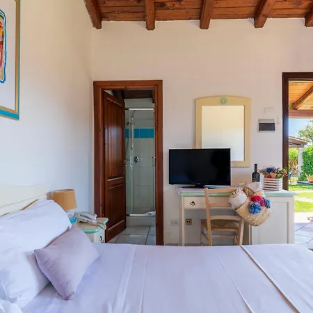 Hotel Li Suari Club Village San Teodoro (Sardinia)