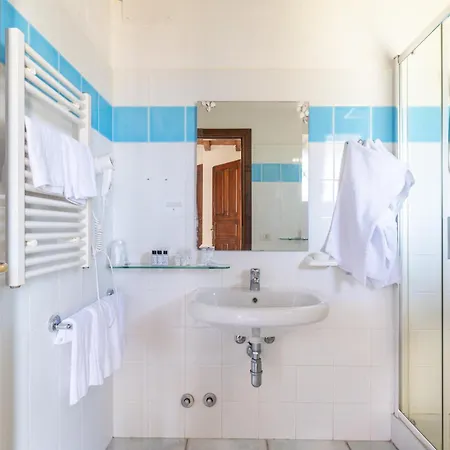 Li Suari Club Village 4*