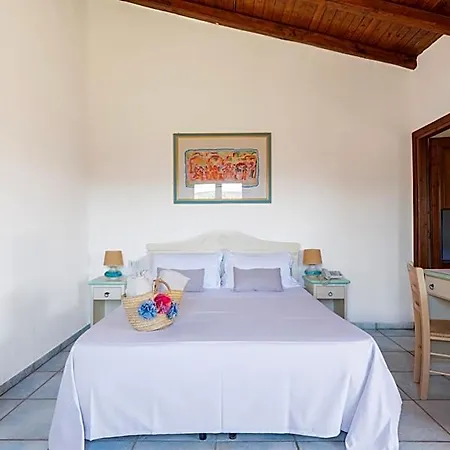 Li Suari Club Village Hotel San Teodoro (Sardinia)
