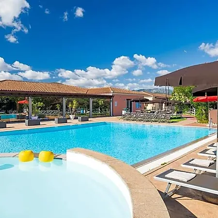 Li Suari Club Village 4*
