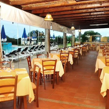 ホテル Li Suari Club Village 4*