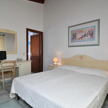 Li Suari Club Village 4*